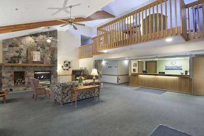 Boarders Inn & Suites by Cobblestone Hotels - Faribault