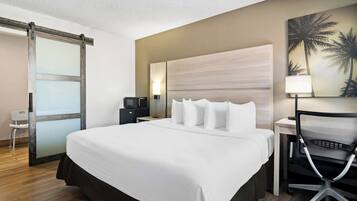 Desk, laptop workspace, iron/ironing board, free WiFi