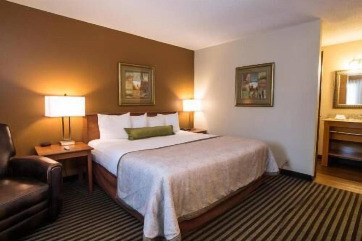 Escritorio y espacio para trabajar con laptop