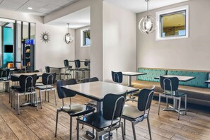 Free daily full breakfast 