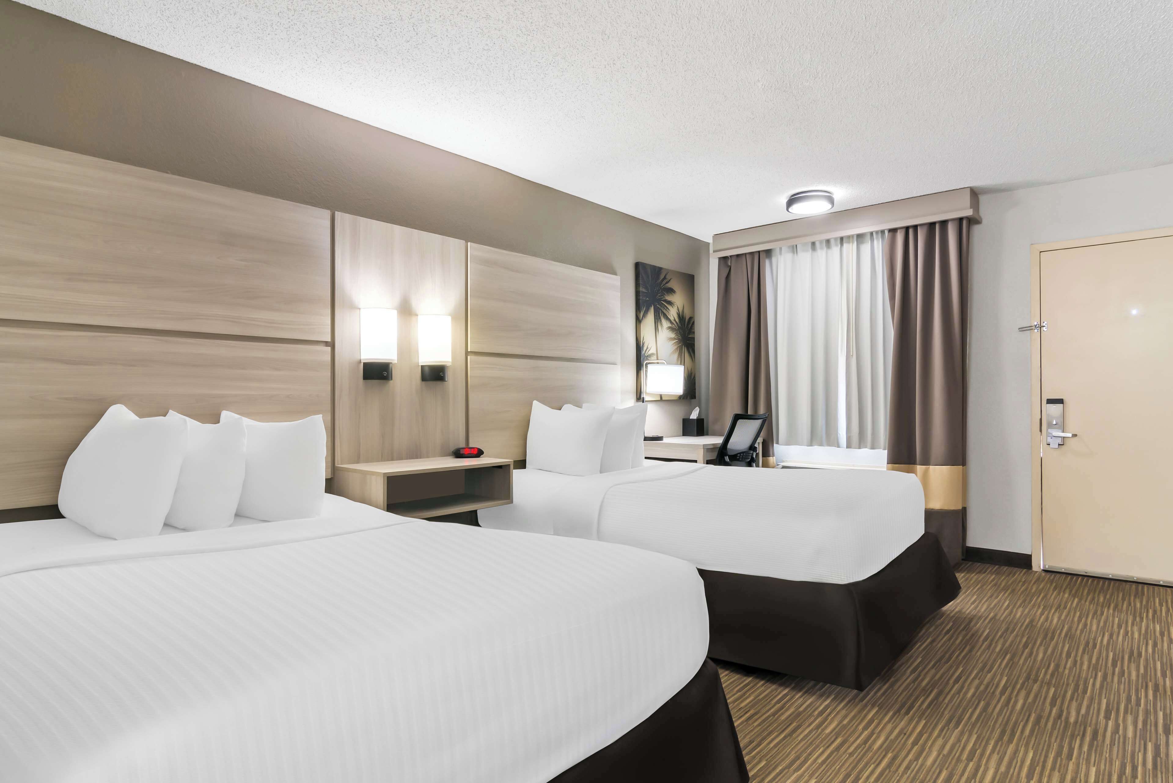 Bureau, espace de travail pour ordinateur portable