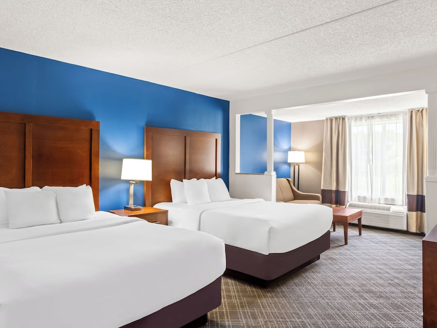 Desk, iron/ironing board, free WiFi, bed sheets