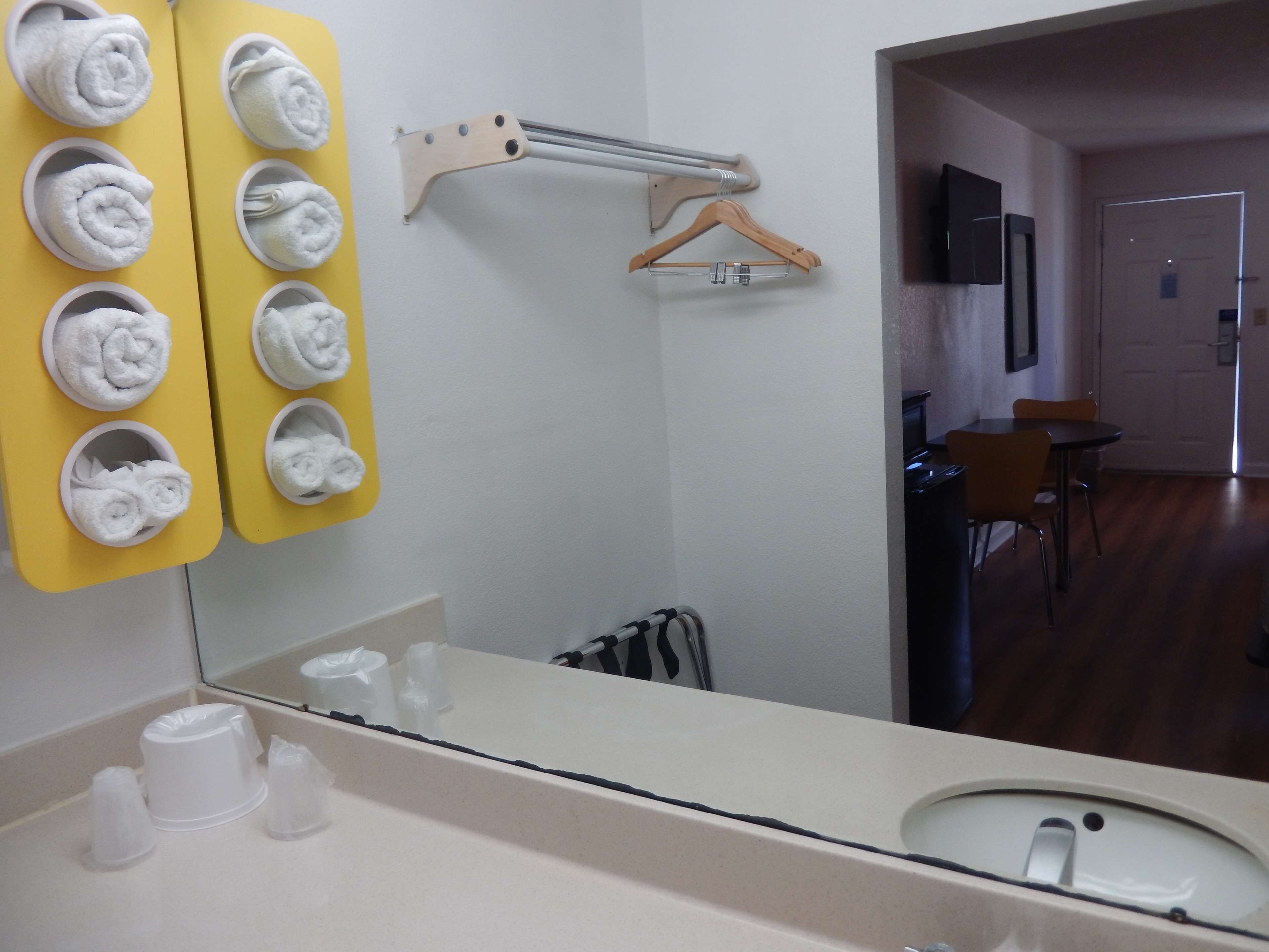 Bathroom sink