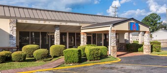 Motel 6 Warner Robins, GA