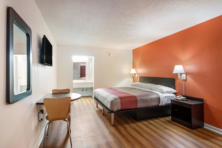Iron/ironing board, free WiFi, bed sheets, alarm clocks. Motel 6 Warner Robins, GA