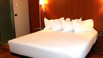 Premium bedding, minibar, in-room safe, desk