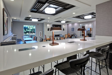 Tägliches inbegriffenes Frühstück zum Mitnehmen