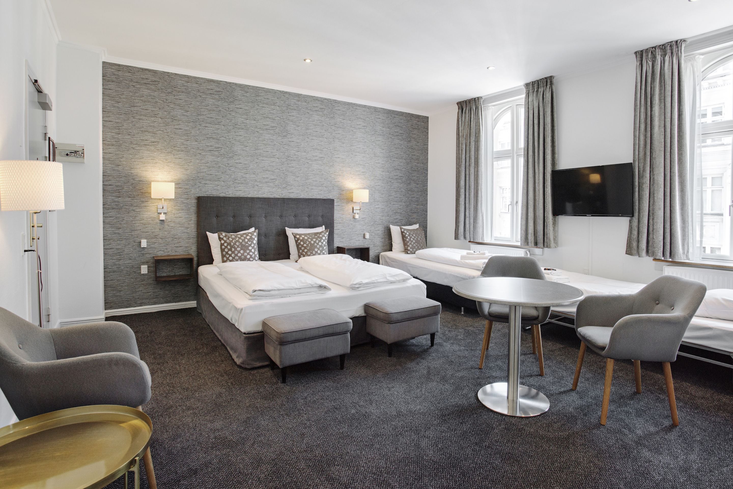 family room 2 adult + 2 children | living area | 32-inch flat-screen tv with cable channels, books