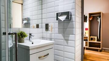 Standard Double Room | In-room safe, desk, iron/ironing board, free cribs/infant beds