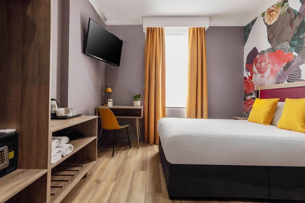 In-room safe, desk, iron/ironing board, free cots/infant beds
