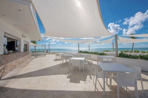 Snack bar