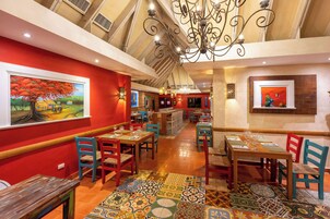 7 restaurants; breakfast, lunch and dinner served 