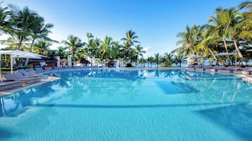Outdoor pool, pool umbrellas, sun loungers