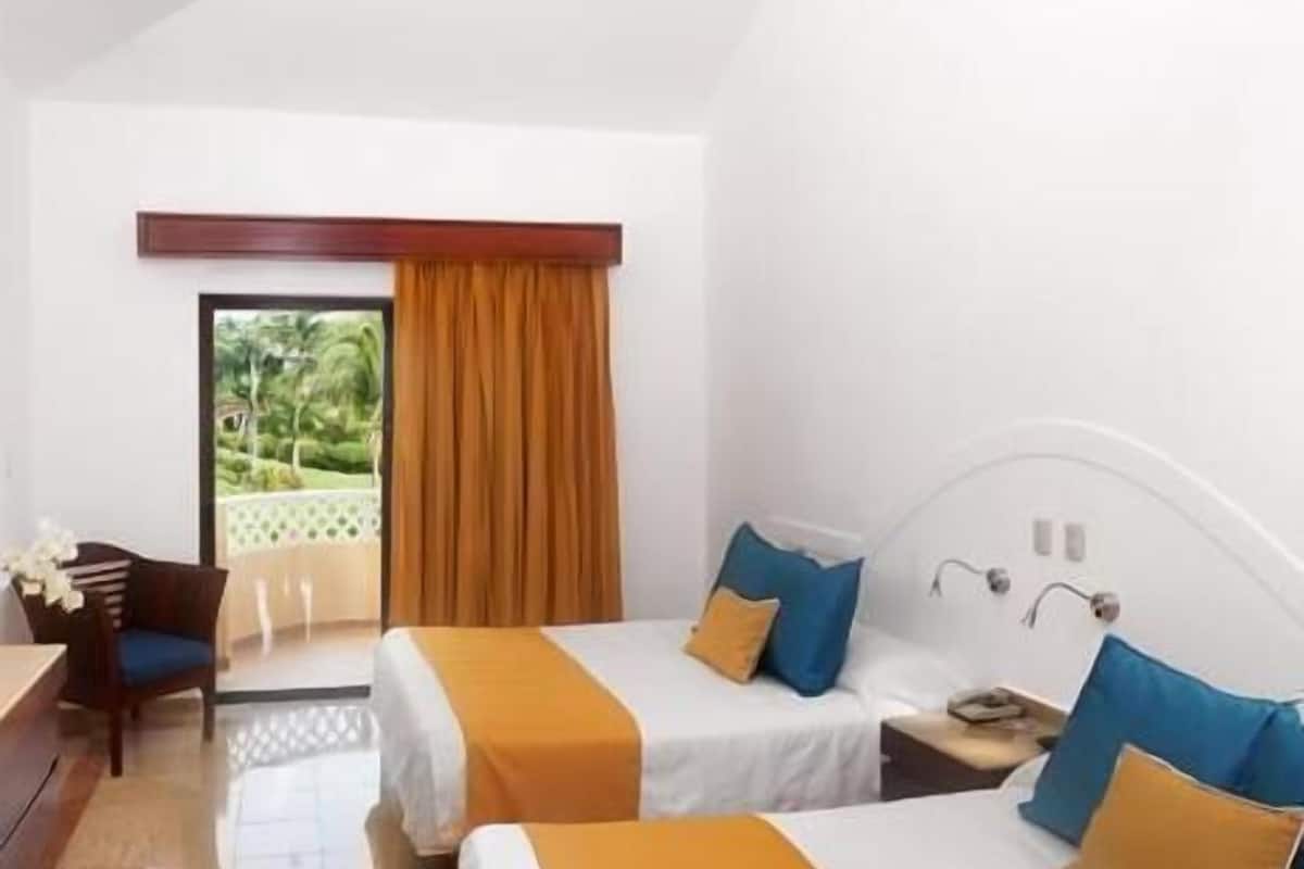 1 kamar tidur, minibar, brankas, dan didekorasi berbeda-beda