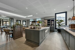 Serveert ontbijt en diner