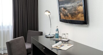 Ropa de cama hipoalergénica y escritorio 