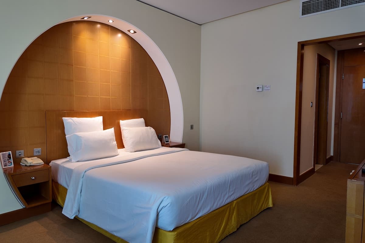Deluxe Twin Room, Balcony, Mountain View | 1 bedroom, hypo-allergenic bedding, minibar, in-room safe