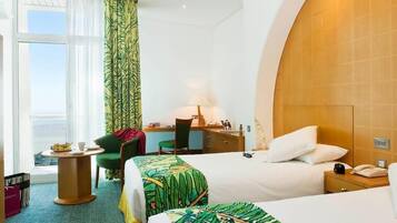 Hypo-allergenic bedding, minibar, in-room safe, desk