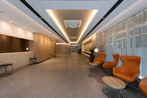 Lobby - Hewitt Koshen (Nishinomiya)