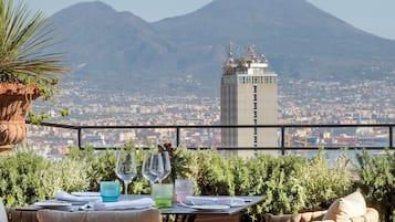 2 Restaurants; Frühstück, Mittagessen und Abendessen werden serviert