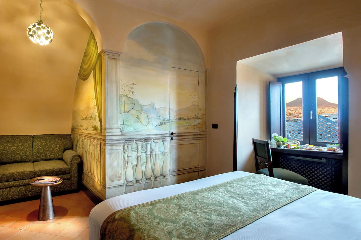 Premium bedding, minibar, in-room safe, blackout curtains