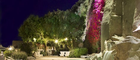 Kolam renang terbuka bermusim, kerusi lepak pantai