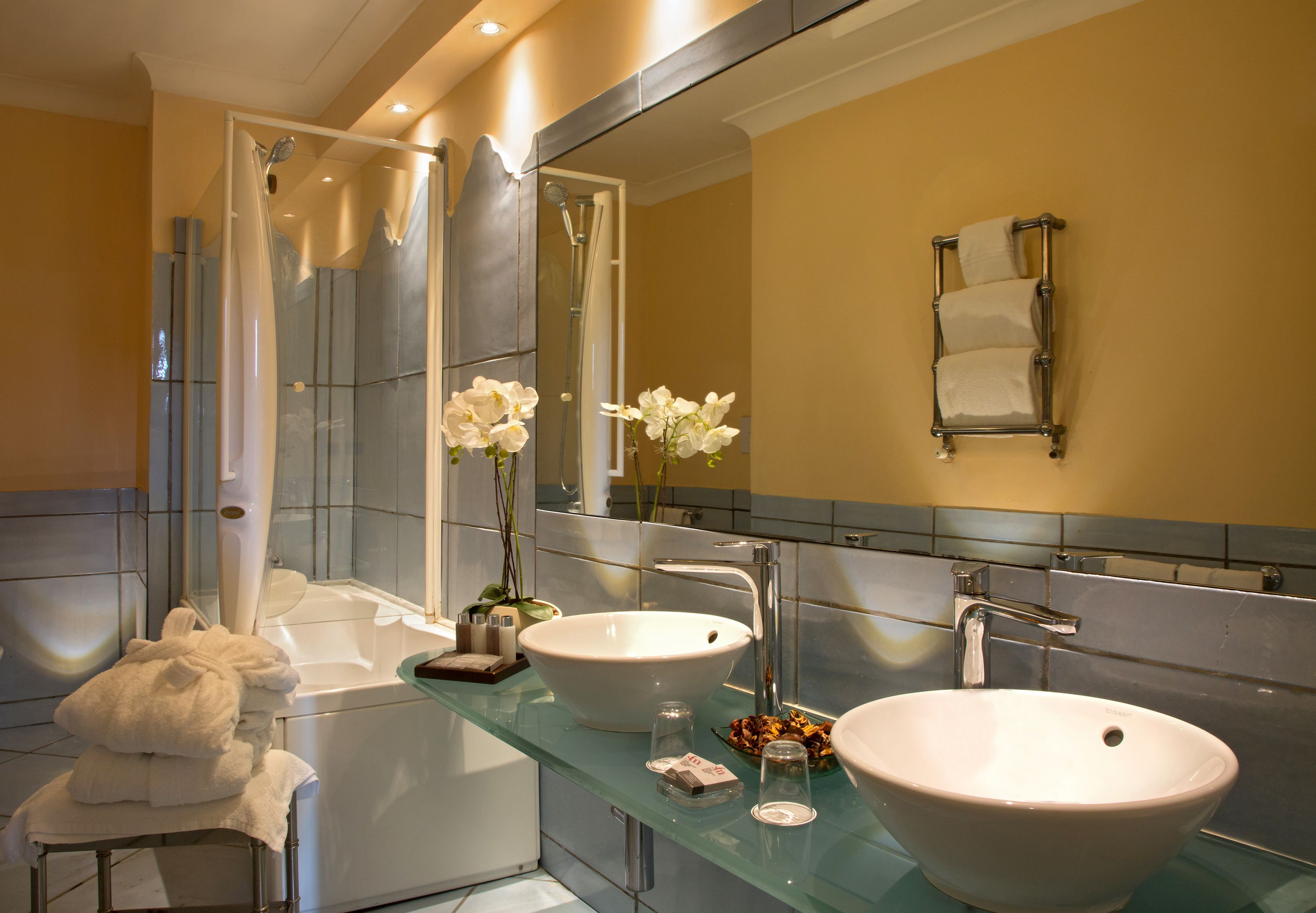 junior double room, sea view | bathroom | shower, rainfall showerhead, free toiletries, hair dryer