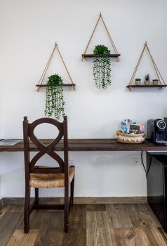 Room, 2 Queen Beds, Ocean View | Pillowtop beds, desk, laptop workspace, bed sheets at Casa Islena Inn