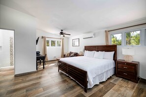 ห้องพัก, เตียงคิงไซส์ 1 เตียง, วิวทะเล | เตียงพร้อมฟูกเสริมที่นอน, โต๊ะทำงาน, พื้นที่ทำงานแบบใช้แล็ปท็อป