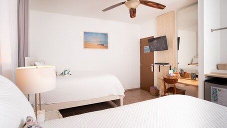 Lazy Parrot Inn - Image 61