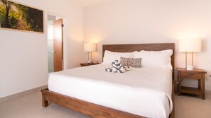 Standard One Bed | Ropa de cama de alta calidad y colchones con acolchado adicional