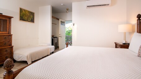 Lazy Parrot Inn - Image 43