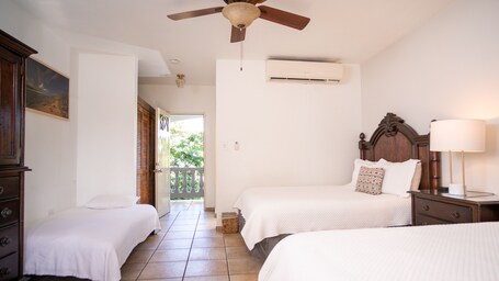 Lazy Parrot Inn - Image 49