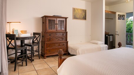 Lazy Parrot Inn - Image 52
