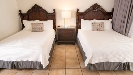 Lazy Parrot Inn - Image 60