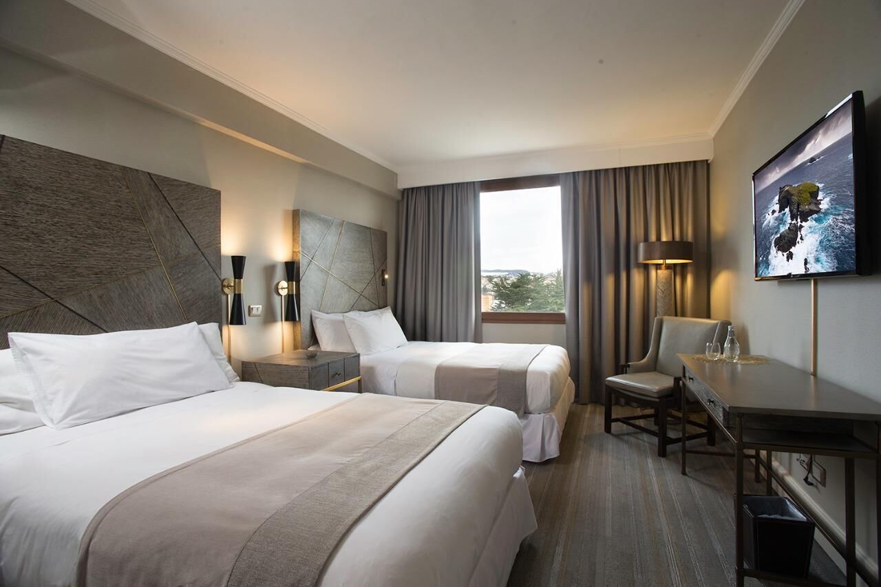 Premium bedding, in-room safe, free WiFi