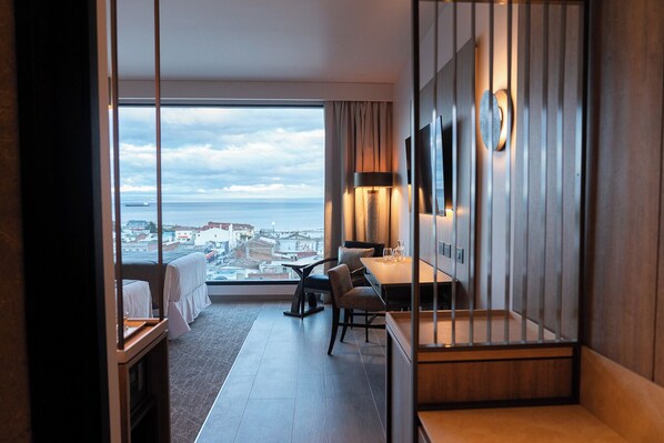Superior Double Room, 1 King Bed | Premium bedding, in-room safe, free WiFi