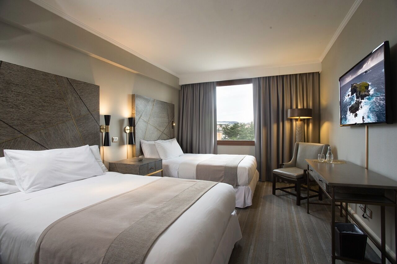 Premium bedding, in-room safe, free WiFi