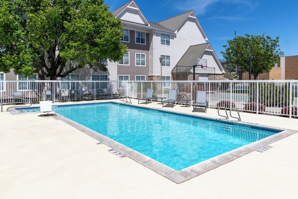 Seasonal outdoor pool - Residence Inn by Marriott Albuquerque North (Albuquerque)