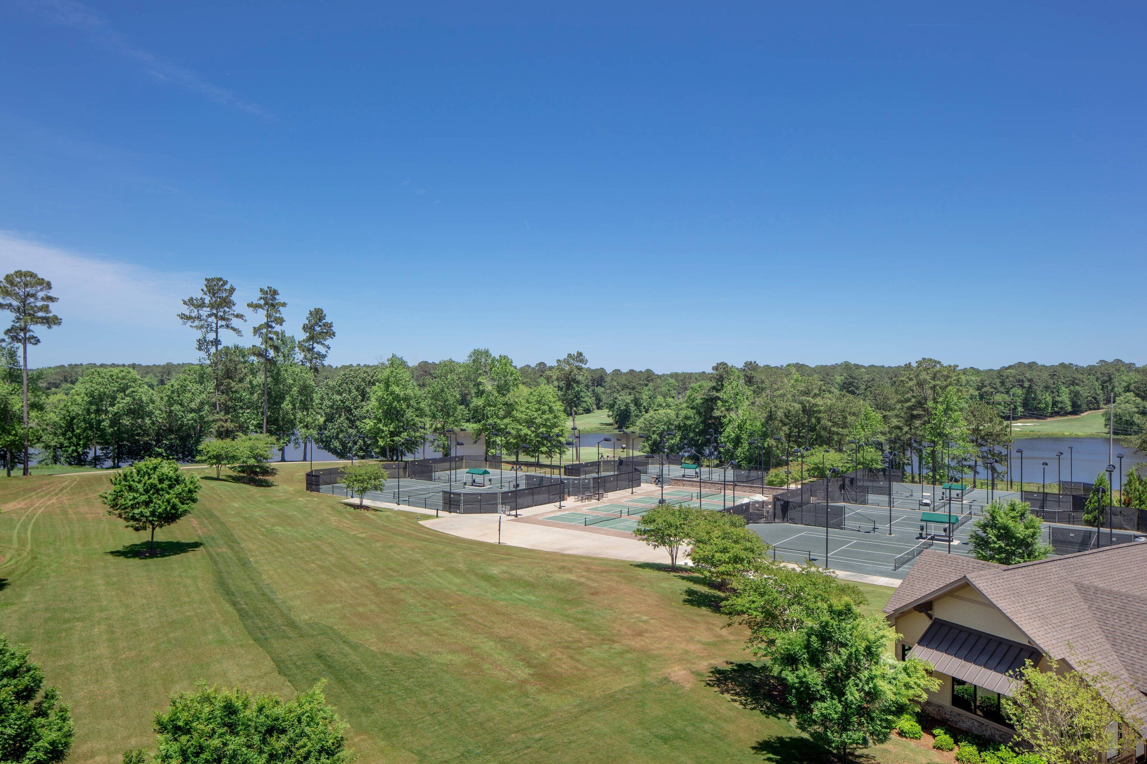 in-room safe, desk, laptop workspace, blackout curtains