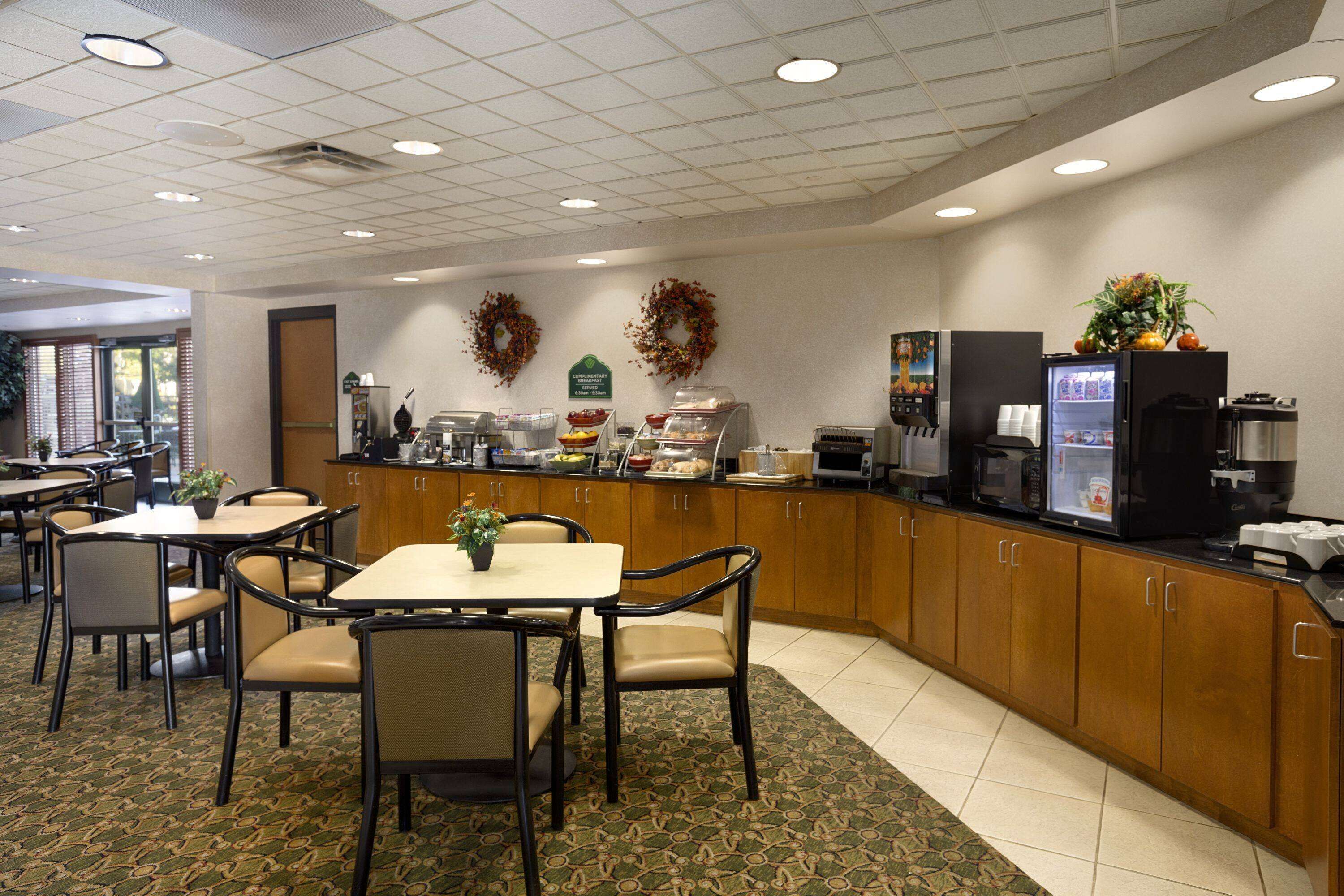 free daily continental breakfast