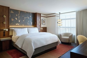 Pillow-top beds, in-room safe, desk, laptop workspace - The Westin Detroit Metropolitan Airport (Detroit)