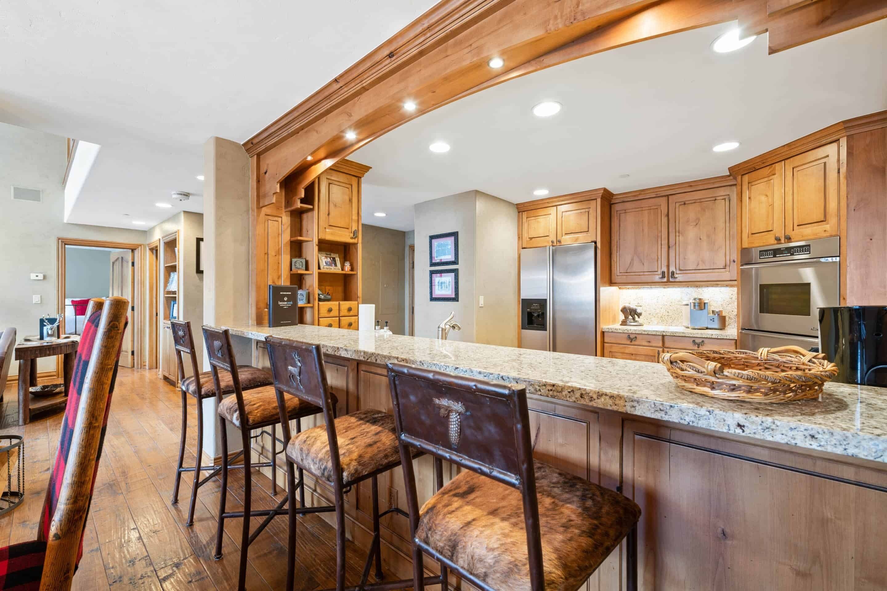 Apartamento Premium, 3 habitaciones | Cocina privada | Frigorífico grande, microondas, horno y placa de cocina