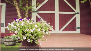 The outside of the event barn at the 1824 House, in the Mad River Valley. - 1824 House (Waitsfield)