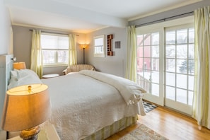 Premium bedding, individually decorated, individually furnished - 1824 House (Waitsfield)