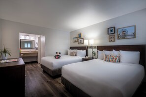 Bureau, espace de travail pour ordinateur portable