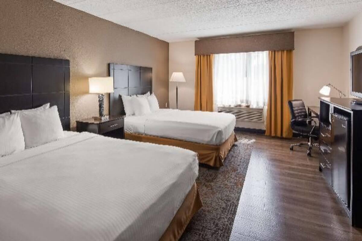 In-room safe, desk, laptop workspace, blackout drapes