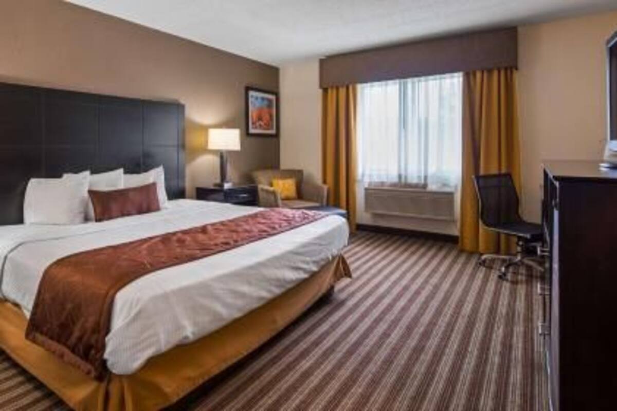 In-room safe, desk, laptop workspace, blackout drapes