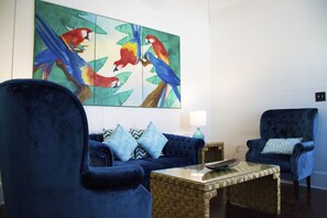 Duval Duplex 2 bedrooms 25 ft Balcony (Adults Only) | Salle de séjour