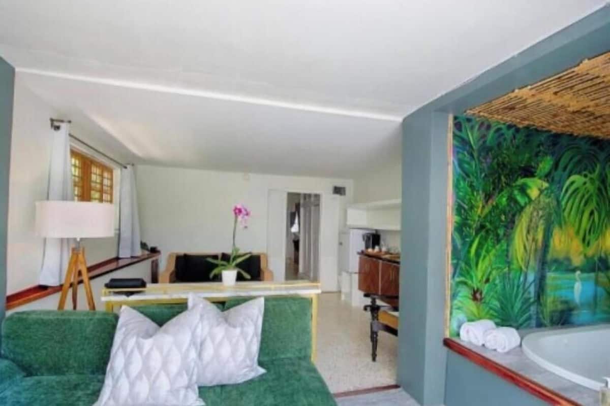 Suite Superior, 1 letto king, vista giardino, lato giardino | 1 camera, biancheria da letto di alta qualità, minibar
